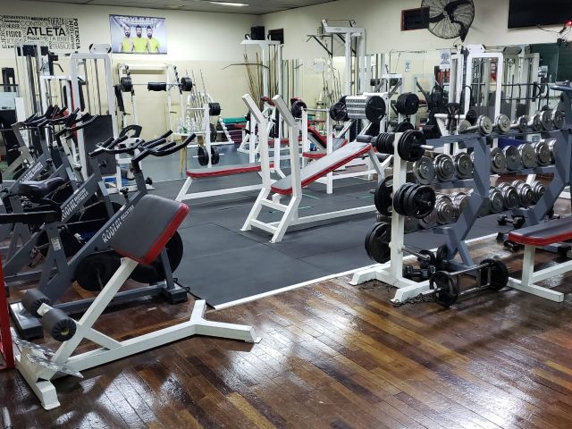 sala de musculacion en gimnasio st